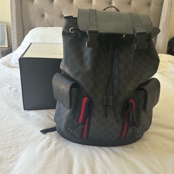 Gucci GG Supreme Backpack Black Red Stripes - 100% Authentic. - Picture 2 of 13